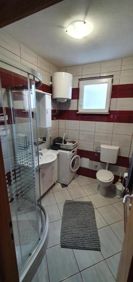 Three Bedroom Apartment Between Trogir And Split Каштела Екстер'єр фото