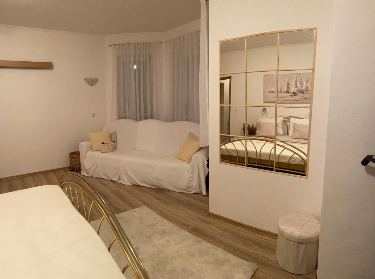 Three Bedroom Apartment Between Trogir And Split Каштела Екстер'єр фото